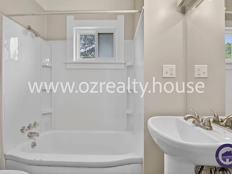 614 Woodstock Ave — Photo 14