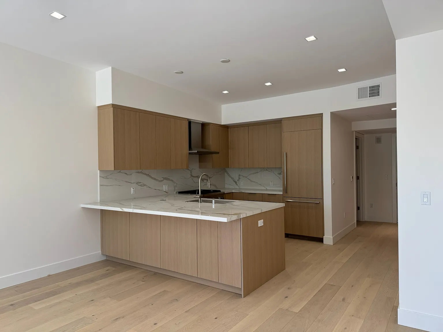 2 bed, 1400 sqft, $7,500 — Photo 4