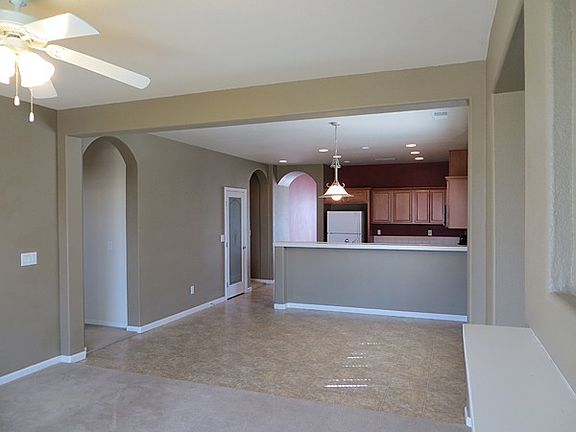 Living Room/Dining