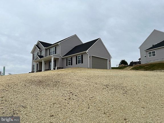 3rd image of 128 Livia Ln