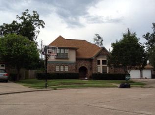 67 Greenvale Ct, Lake Jackson, TX 77566