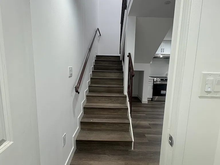 11604 S San Pedro St #3 — Photo 2