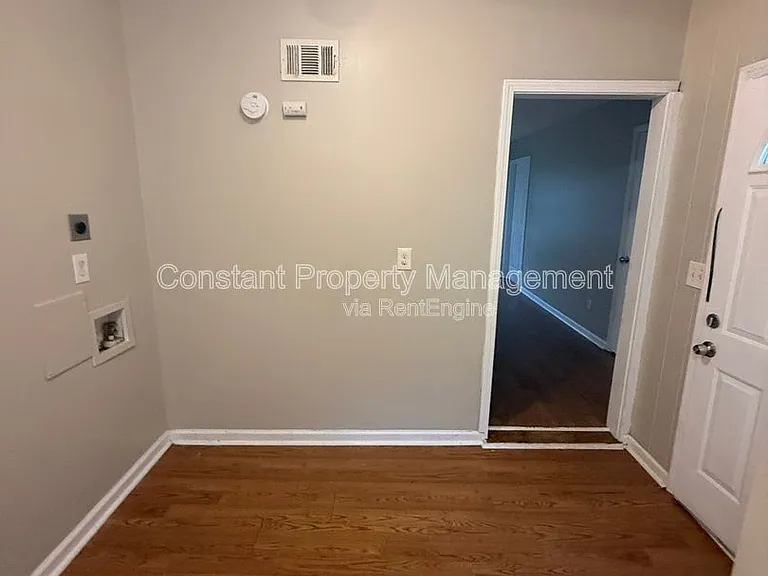 407 Atlanta St #B — Photo 4