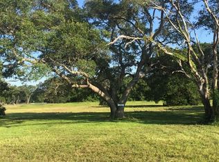 101 Emory Oaks Ct, Angleton, TX 77515