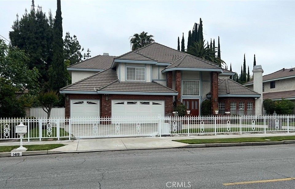 1st image of 1419 Holly Ave
