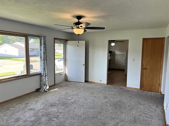 5th image of 1106 Rose Ln