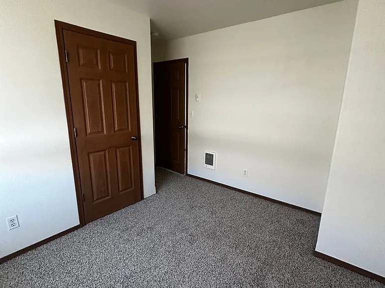 3113 NE Flintlock Pl — Photo 26
