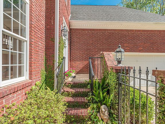 3rd image of 11 Juniper Loop