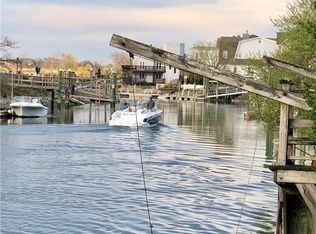 1690 Fairfield Beach Rd, Fairfield, CT 06824