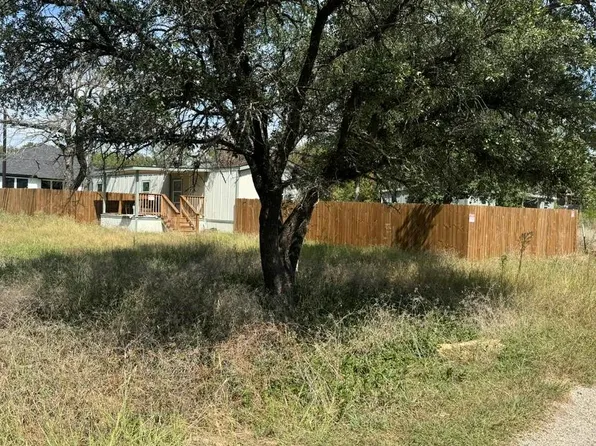 3024 Elmwood Dr, Granbury, TX 76048
