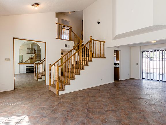 5th image of 5521 Katrina Pl
