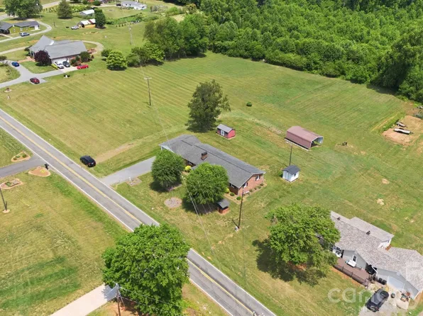 1913 Nebo Rd, Boonville, NC 27011