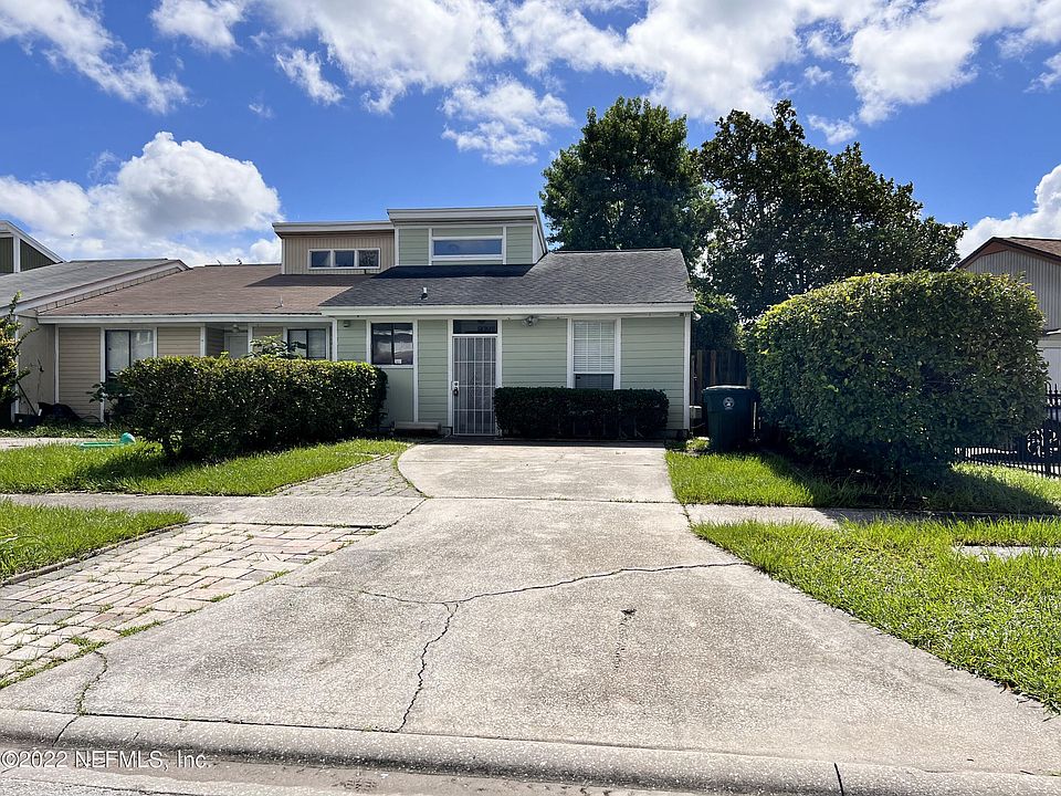 1st image of 2423 Seabury Pl N