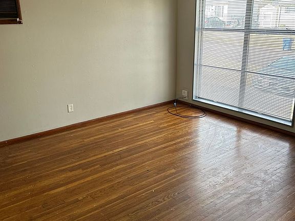 3rd image of 4036 Cranberry Ln
