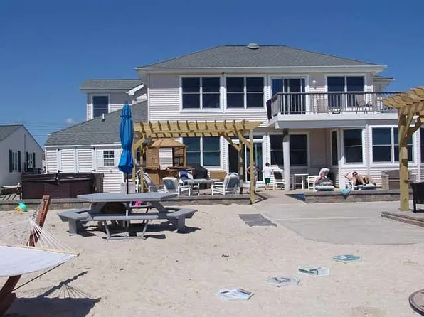 11 Bluebeard Dr, Waretown, NJ 08758