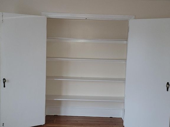 4th image of 46 E Vaughn St APT 3