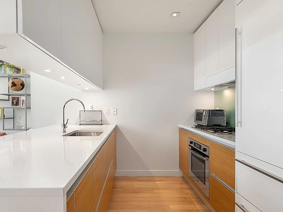 5th image of 555 W 59th St APT 5D