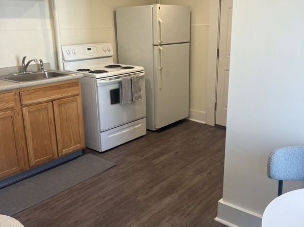 1 West St APT 2
