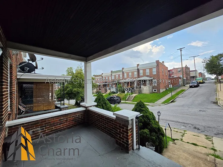 3016 Pelham Ave — Photo 7