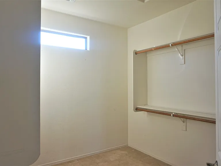 2586 E Remington Pl — Photo 15