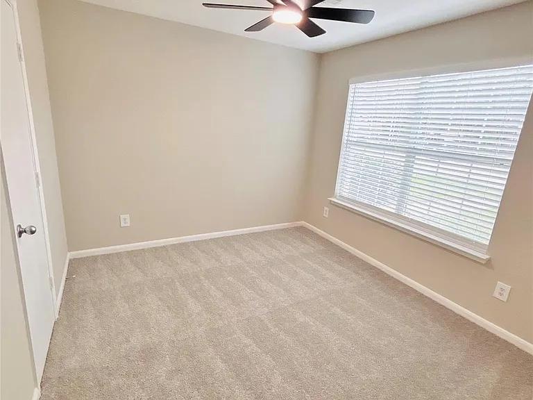 8134 Sanders Forest Ct — Photo 33