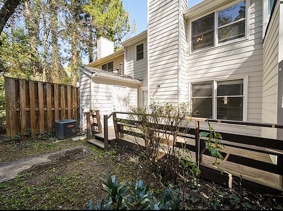 5th image of 718 Twin Brooks Ct