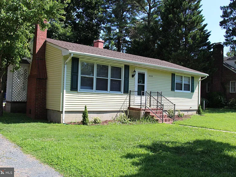 420 N Washington St — Photo 1