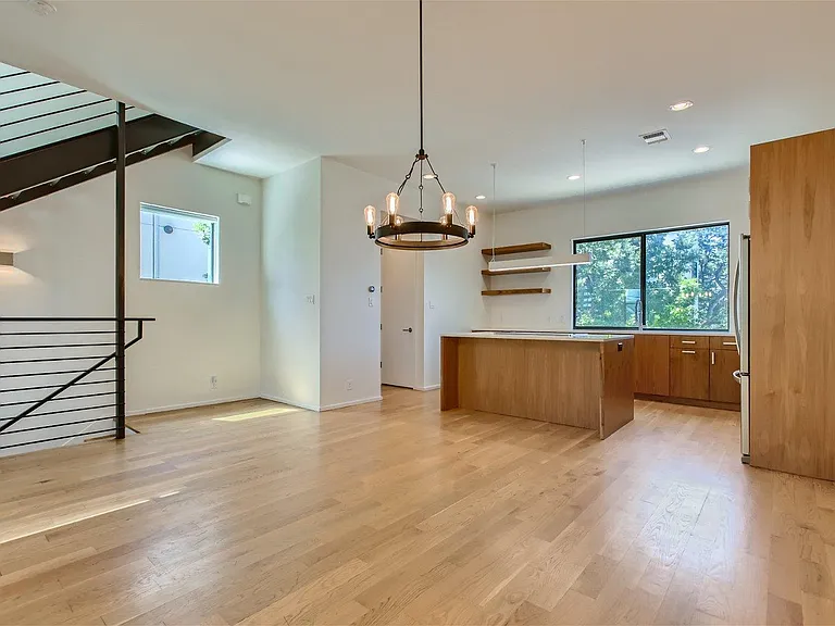 707 Cardinal Ln #L2 — Photo 5