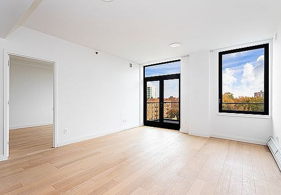 2nd image of 3128 Henry Hudson Pkwy E #502