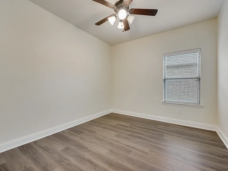 621 Dogwood Dr — Photo 17