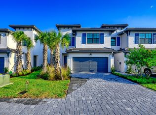 7602 Rockefeller Dr, Naples, FL 34119