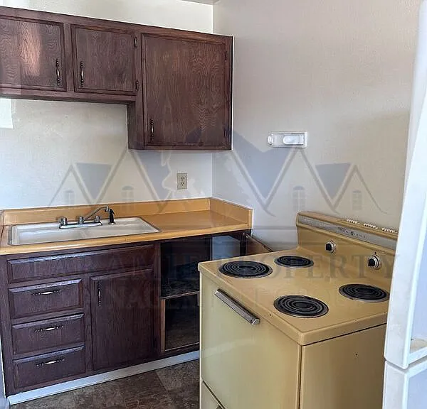 702 Downey St #2 — Photo 4