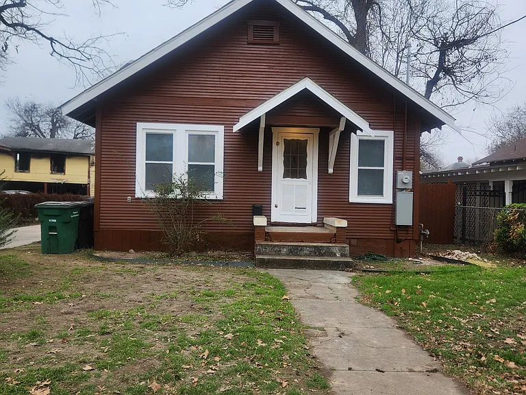 334 Barrett Pl — Photo 12