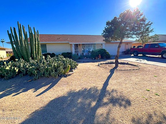 3rd image of 9711 W HAWTHORN Court