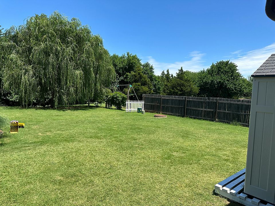 2nd image of 8905 SW 53rd Ct