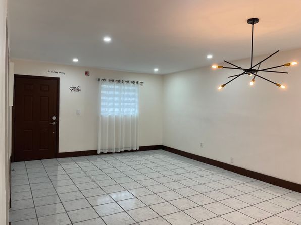 8851 NW 119th St UNIT 2105