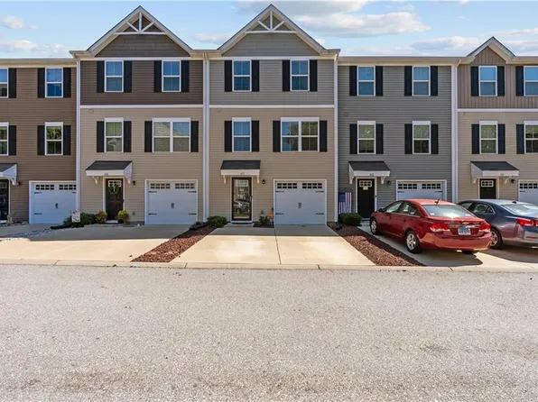 603 Lakeview Cv, Smithfield, VA 23430