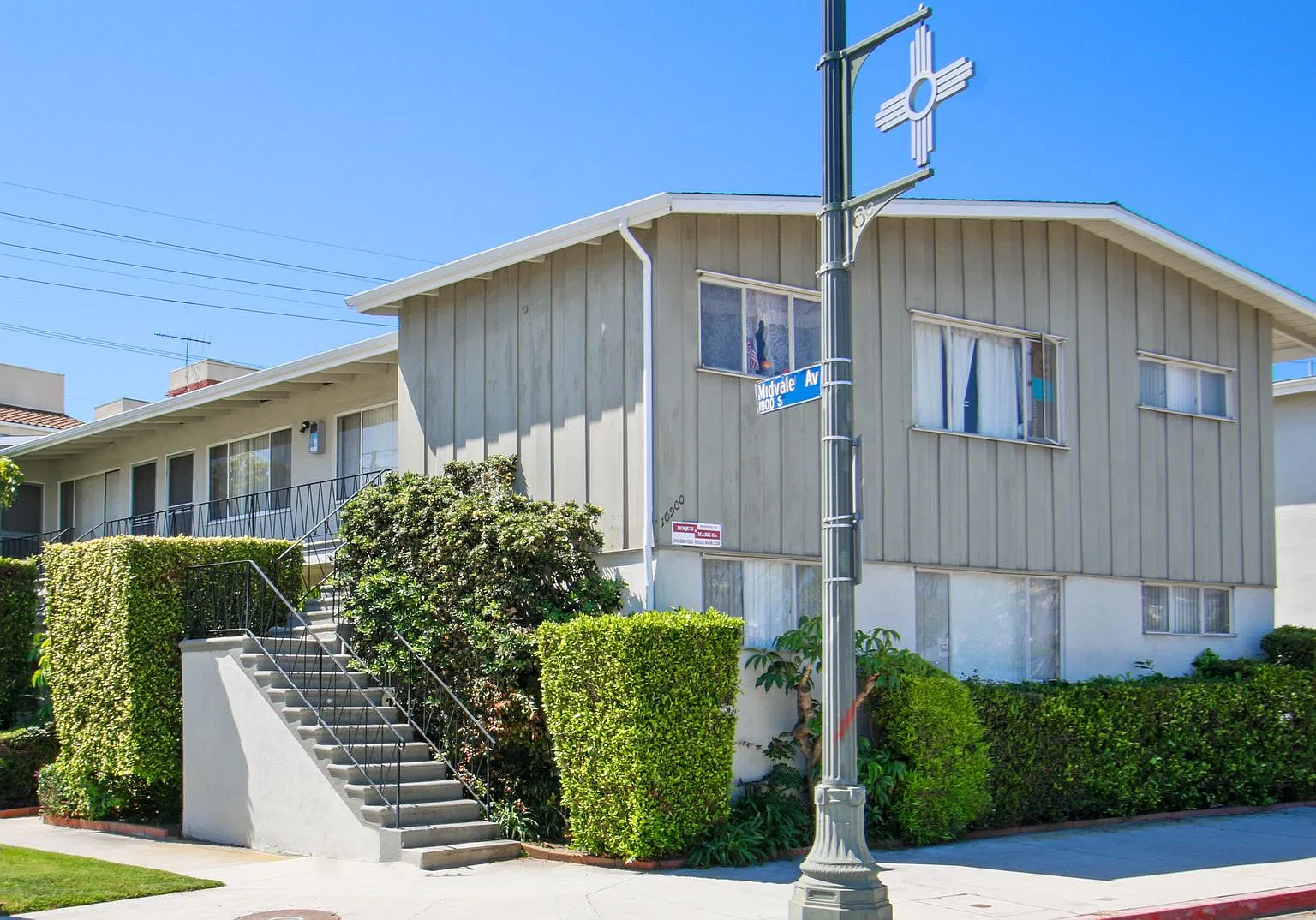10900-10902 Santa Monica Blvd, prime Westwood! — Photo 1