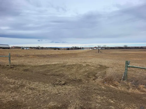 3rd St, Oelrichs, SD 57763