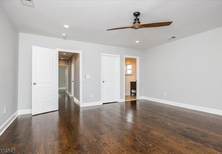 132 N Fullerton Ave — Photo 9
