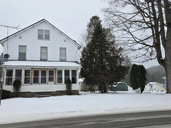 6861 Main St, Burnside, PA 15721