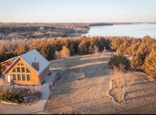 8057 Westshore Ct, Meriden, KS 66512