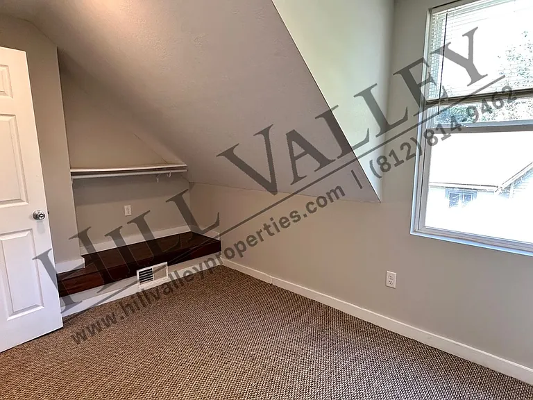 918 S 4th St — Photo 10