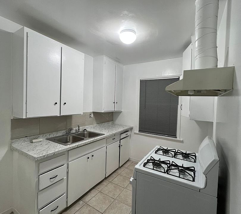 1st image of 5941 Arroyo Dr APT F