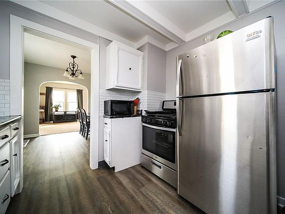 2nd image of 8021 Lake Shore Blvd