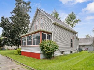 1112 10th St NW, Cedar Rapids, IA 52405
