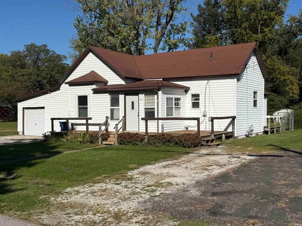 204 W Main St, Medaryville, IN 47957