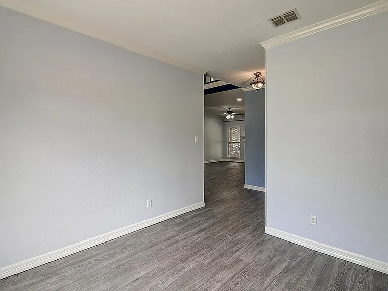 7810 Duchess St — Photo 52