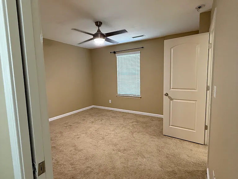 7007 McLothian Ln — Photo 20