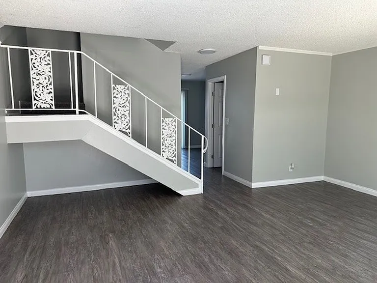 Villa Del Sol Apartments — Photo 203